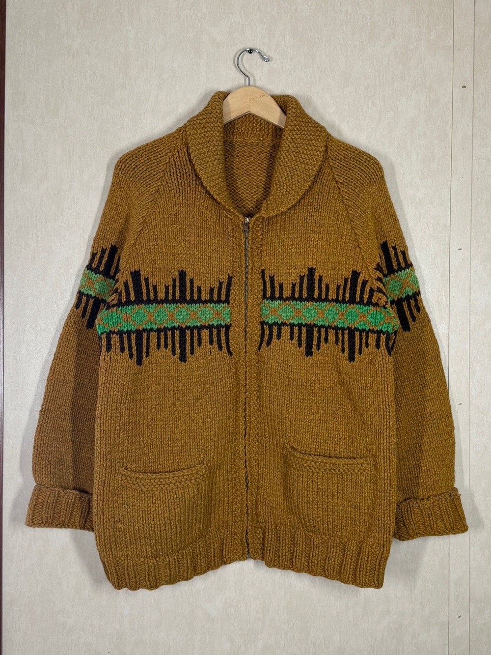 1960s Vintage Cowichan Wool Heavy Knit Cardigan Sweater Chunky Native American